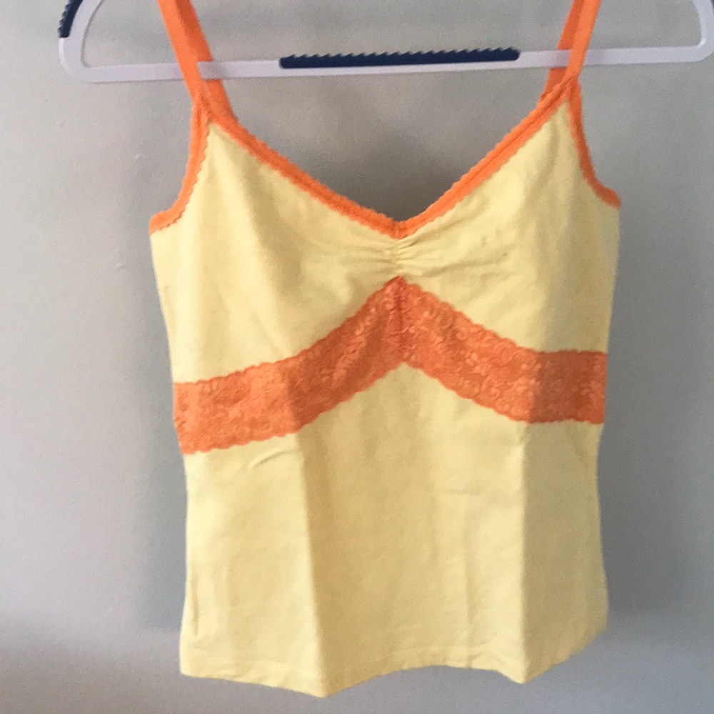 Moda Tank Shirt .
